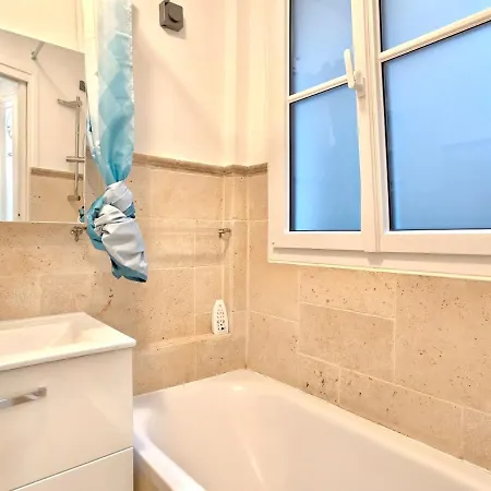 Appartamento Latin Quarter With Elevator Nearmetro Parigi